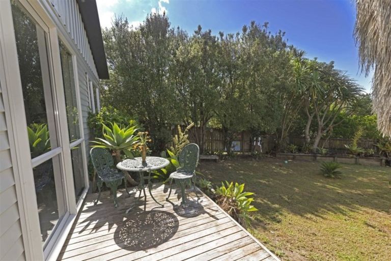 Photo of property in 57 Nui Mana Place, Te Atatu South, Auckland, 0610