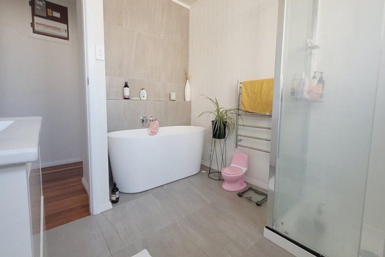 Photo of property in 3 Morere Street, Titahi Bay, Porirua, 5022