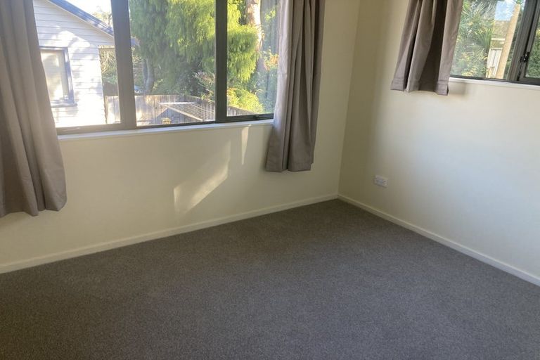 Photo of property in 102 Kemp Road, Massey, Auckland, 0614