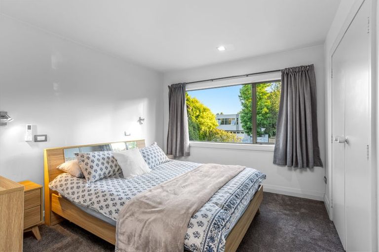 Photo of property in 14 Portsea Place, Chatswood, Auckland, 0626
