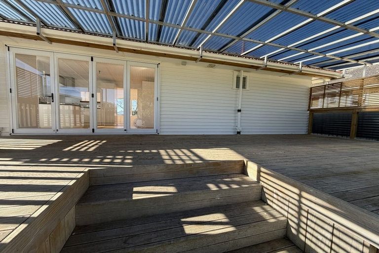 Photo of property in 18 Garelja Road, Henderson, Auckland, 0612