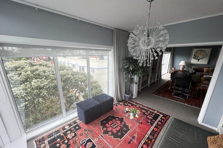 Photo of property in Kingsgate Flats, 10 Austin Street, Mount Victoria, Wellington, 6011