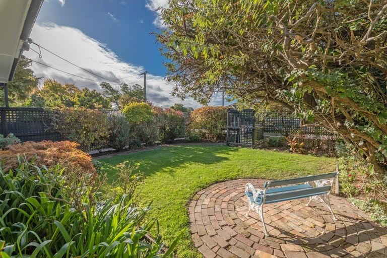 Photo of property in 1/32 Taupata Street, Redcliffs, Christchurch, 8081
