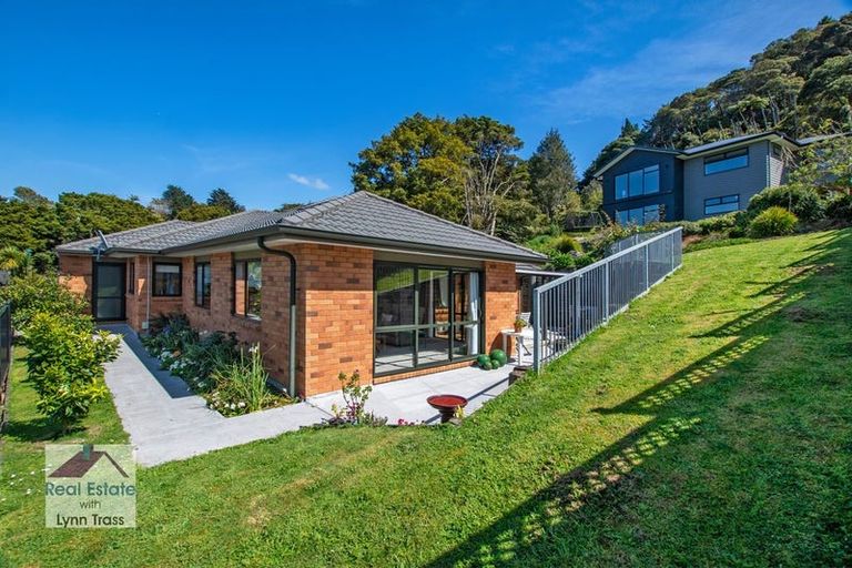 Photo of property in 14 Tieke Place, Horahora, Whangarei, 0110