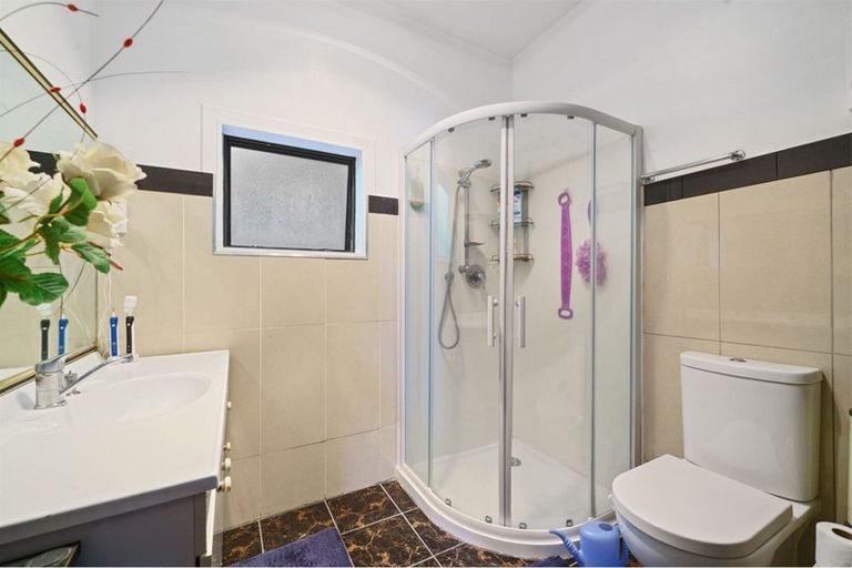 Photo of property in 20 Hungerford Road, Lyall Bay, Wellington, 6022