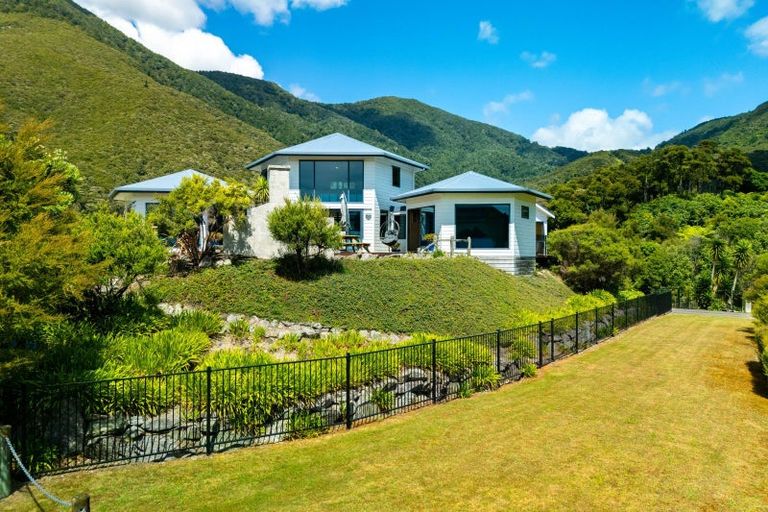 Photo of property in 7 Soucis Lane, Okiwi Bay, French Pass, 7193