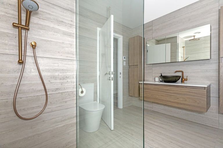 Photo of property in 14 Lysnar Street, Okitu, Gisborne, 4010