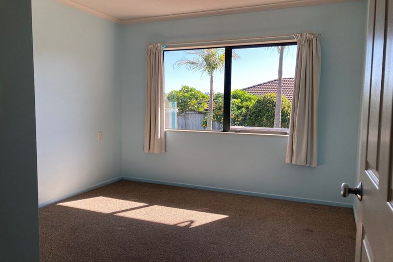 Photo of property in 16 Pitoitoi Avenue, Greenhithe, Auckland, 0632