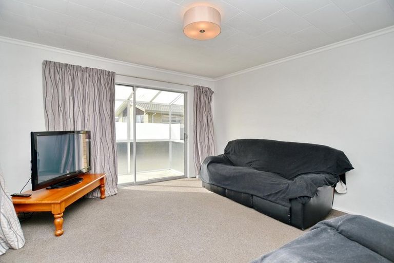 Photo of property in 1/17 Nyoli Street, Northcote, Christchurch, 8052