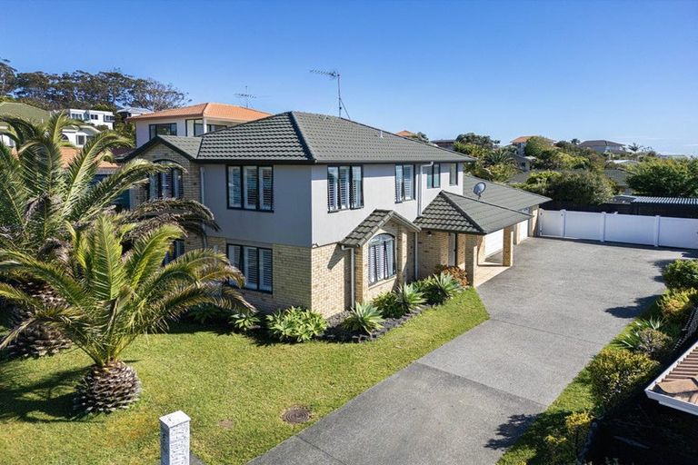 Photo of property in 6 Coral Court, Gulf Harbour, Whangaparaoa, 0930