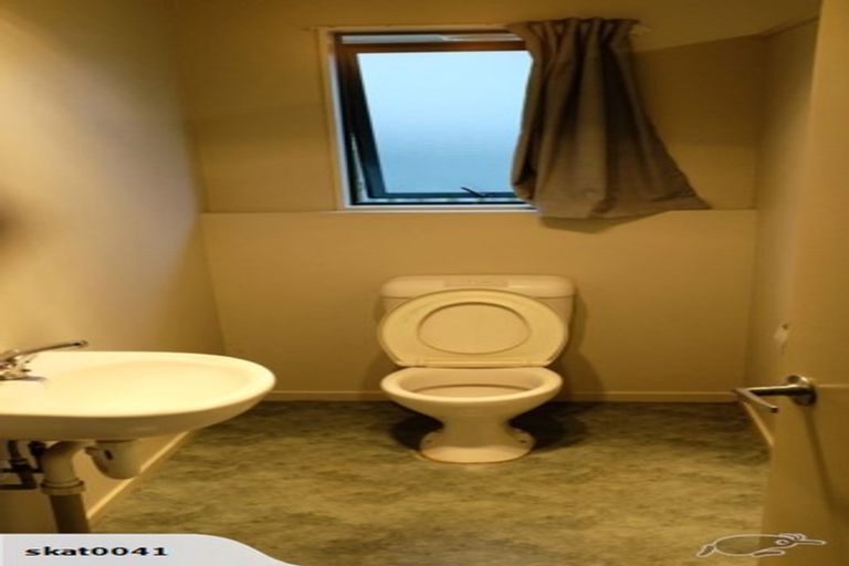 Photo of property in 10b Kaponga Crescent, New Lynn, Auckland, 0600