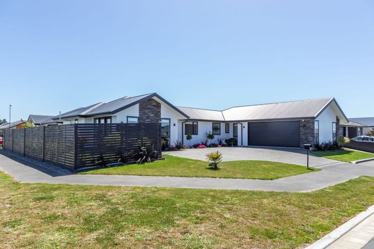 Photo of property in 23 Nicolau Avenue, Rolleston, 7615