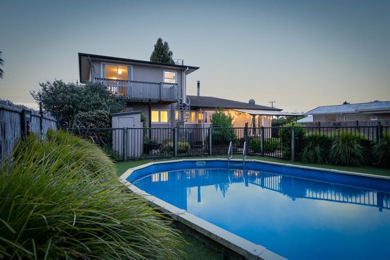 Photo of property in 298 Shakespeare Street, Leamington, Cambridge, 3432