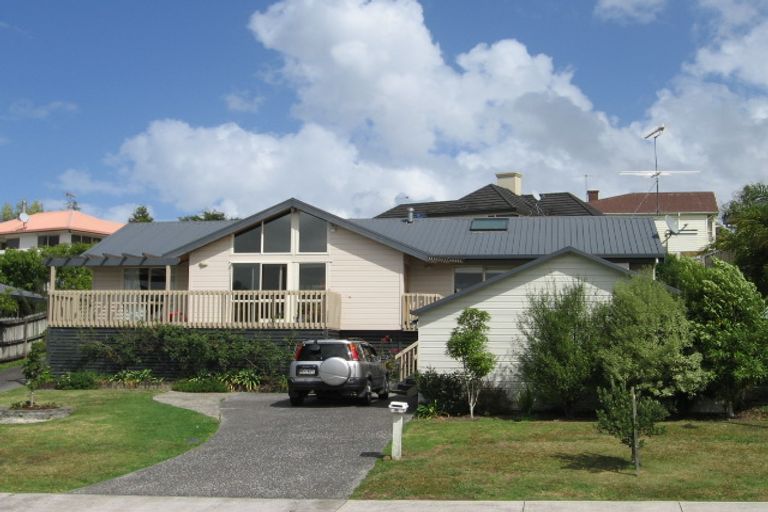 Photo of property in 24 Sailfish Drive, West Harbour, Auckland, 0618