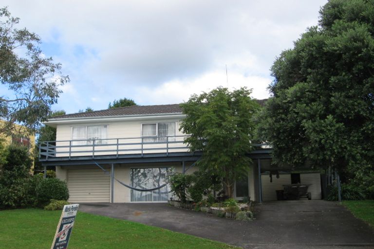 Photo of property in 8 Brunner Road, Glen Eden, Auckland, 0602
