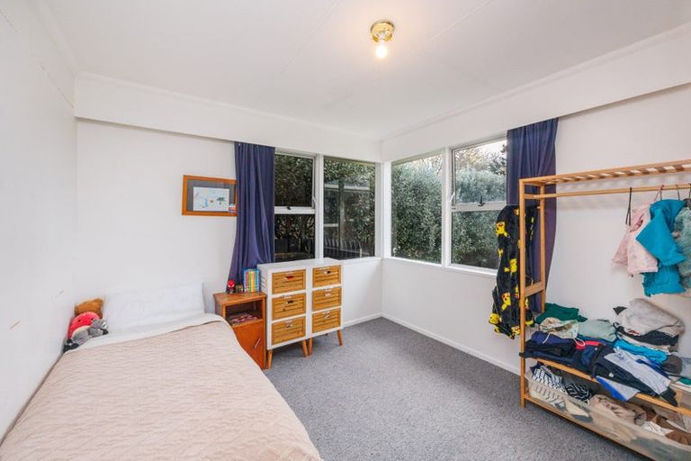 Photo of property in 4 Acacia Street, Kelvin Grove, Palmerston North, 4414