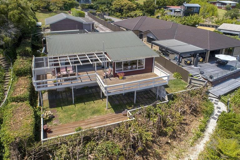 Photo of property in 20a Tindalls Bay Road, Tindalls Beach, Whangaparaoa, 0930