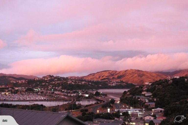 Photo of property in 12 Doon Grove, Papakowhai, Porirua, 5024