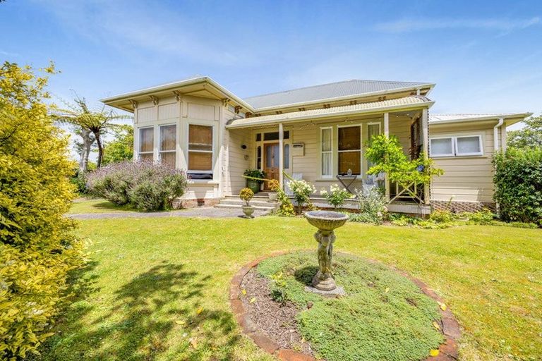 Photo of property in 207 Egmont Street, Patea, 4520