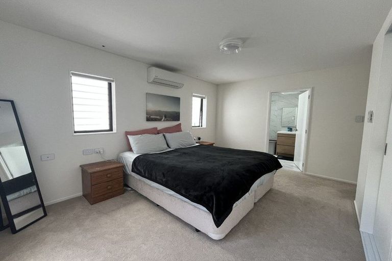 Photo of property in 5/147c Carlisle Road, Northcross, Auckland, 0632