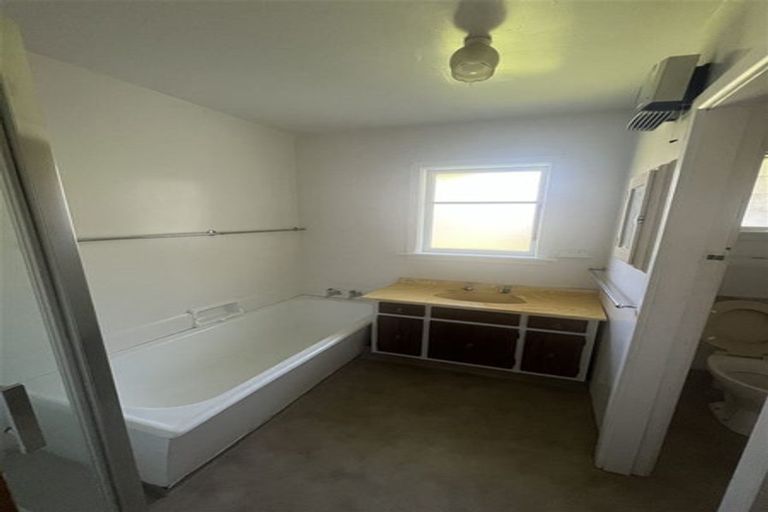 Photo of property in 100a Maidstone Road, Ilam, Christchurch, 8041