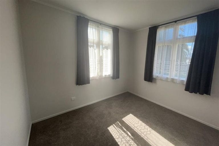 Photo of property in 6 Derby Street, Westport, 7825