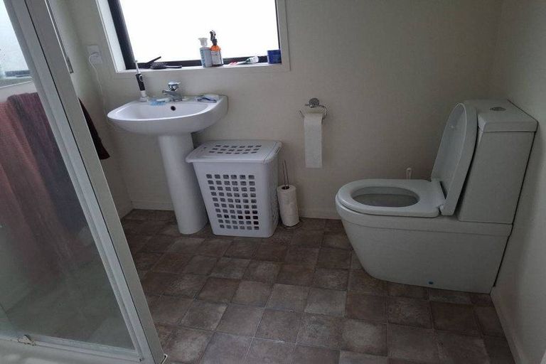 Photo of property in 7b Abel Tasman Avenue, Henderson, Auckland, 0610