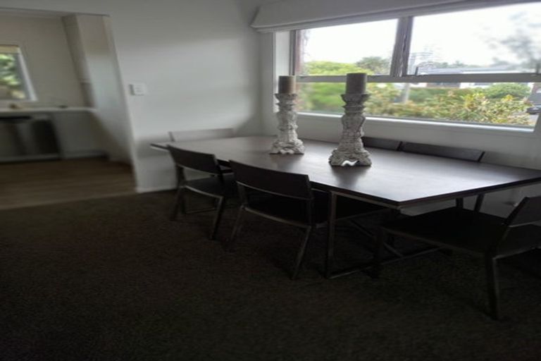 Photo of property in 1/14 Frieston Road, Milford, Auckland, 0620