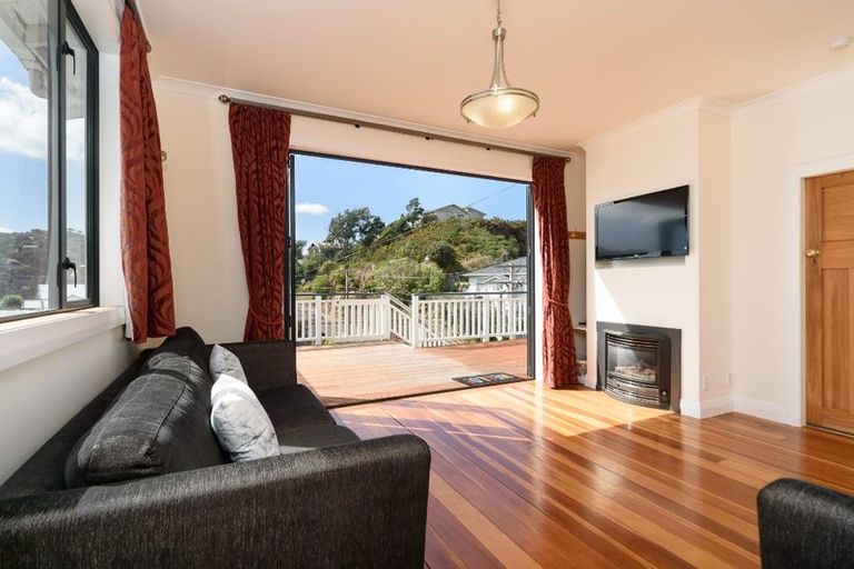 Photo of property in 94 Eden Street, Island Bay, Wellington, 6023