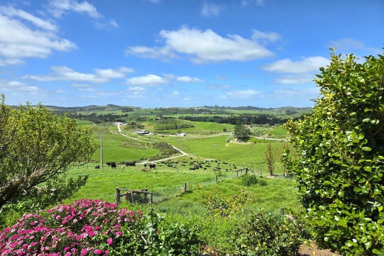 Photo of property in 153 Marohemo Road, Maungaturoto, 0587