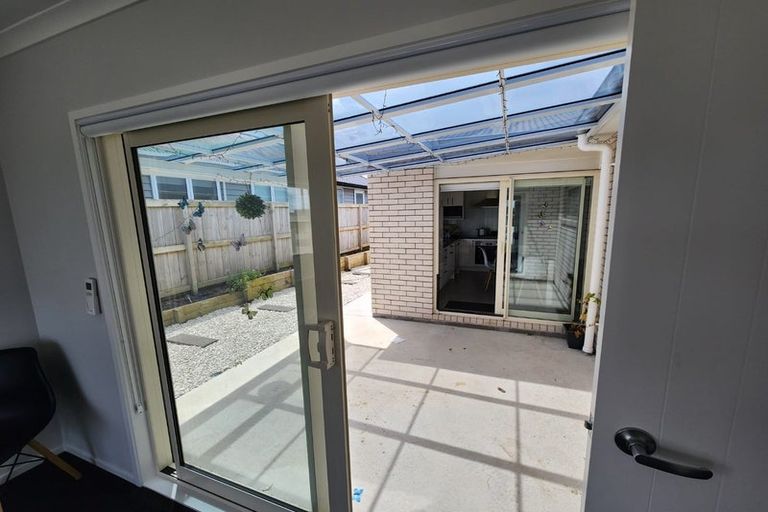 Photo of property in 30 Opouatu Avenue, Glenbrook, 2681