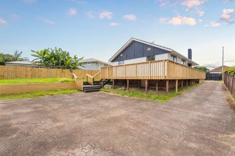 Photo of property in 36 Barrys Road, Glendene, Auckland, 0602