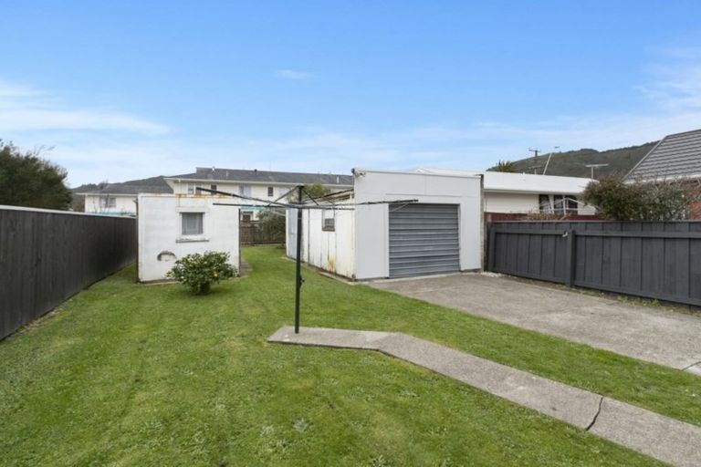 Photo of property in 4 Treadwell Street, Naenae, Lower Hutt, 5011