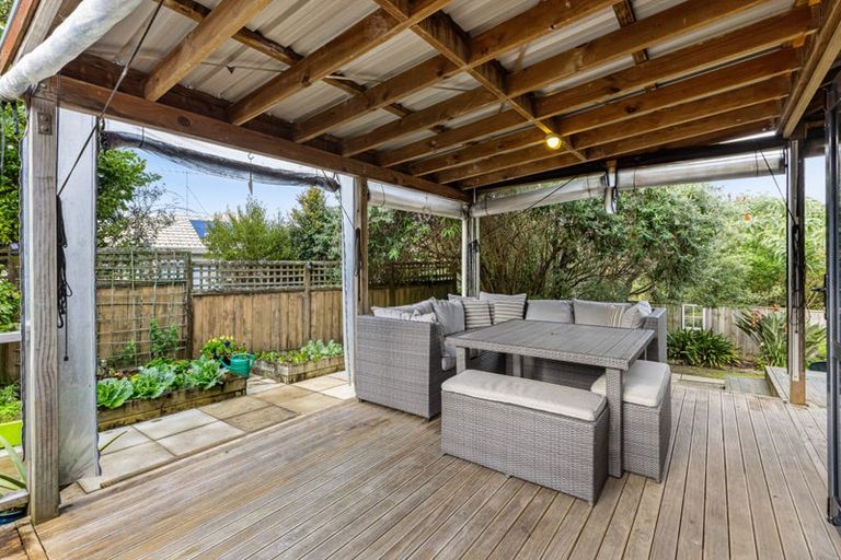 Photo of property in 28 Donald Street, Stanmore Bay, Whangaparaoa, 0932