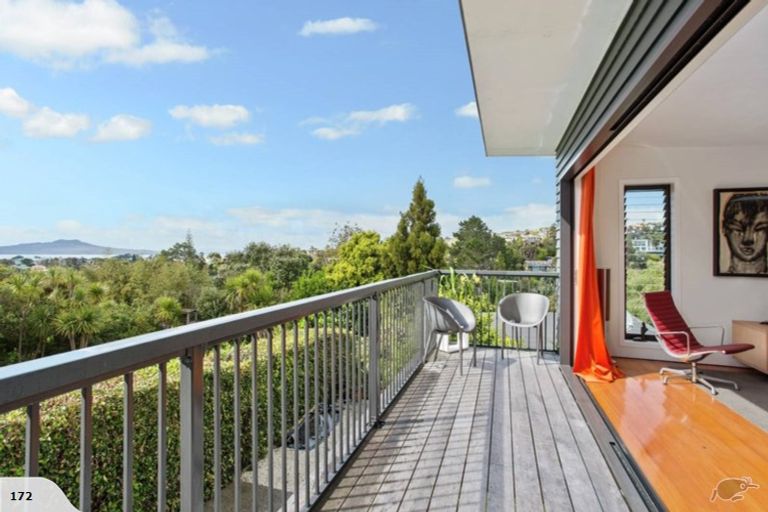 Photo of property in 26 Peter Terrace, Castor Bay, Auckland, 0620
