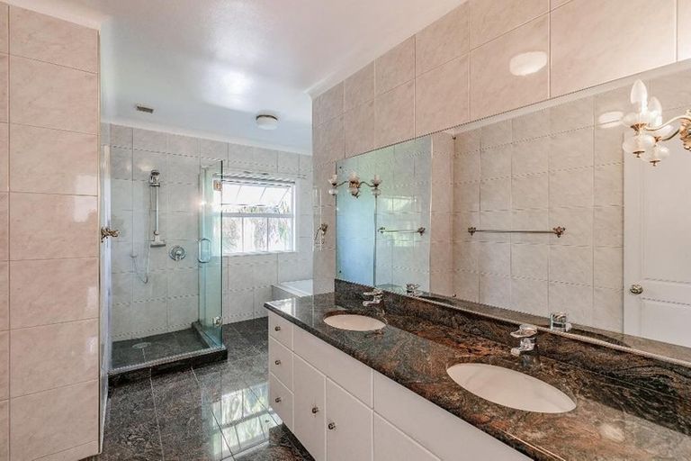 Photo of property in 78 Becroft Drive, Forrest Hill, Auckland, 0620