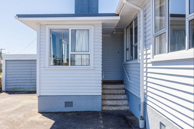 Photo of property in 14 Mcnaughton Street, Waitara, 4320