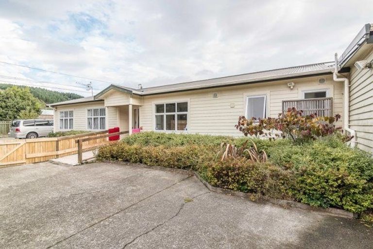 Photo of property in 84 Amohia Street, Paraparaumu, 5032
