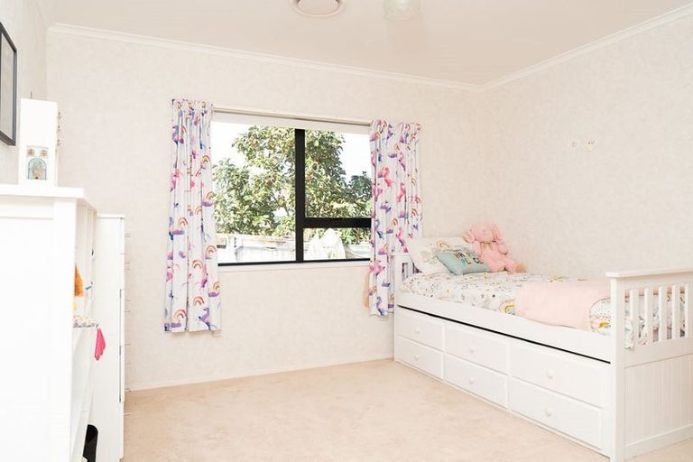 Photo of property in 5 Silhouette Way, Western Heights, Hamilton, 3200