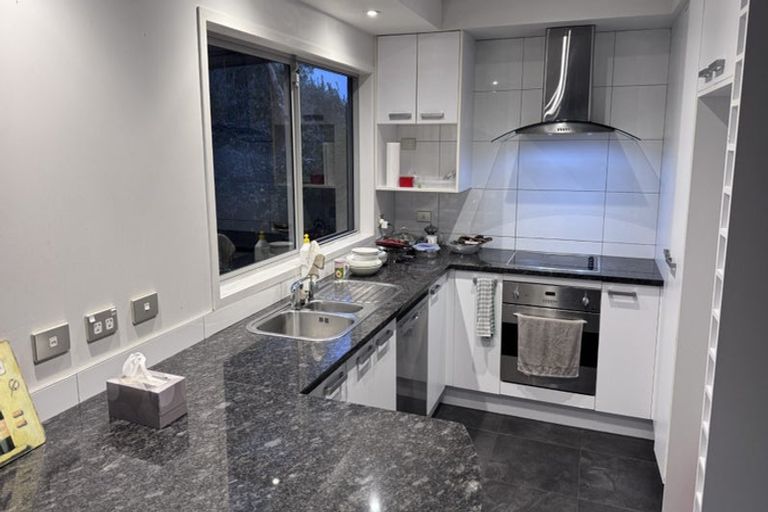 Photo of property in 6c Beldon Place, Pakuranga Heights, Auckland, 2010
