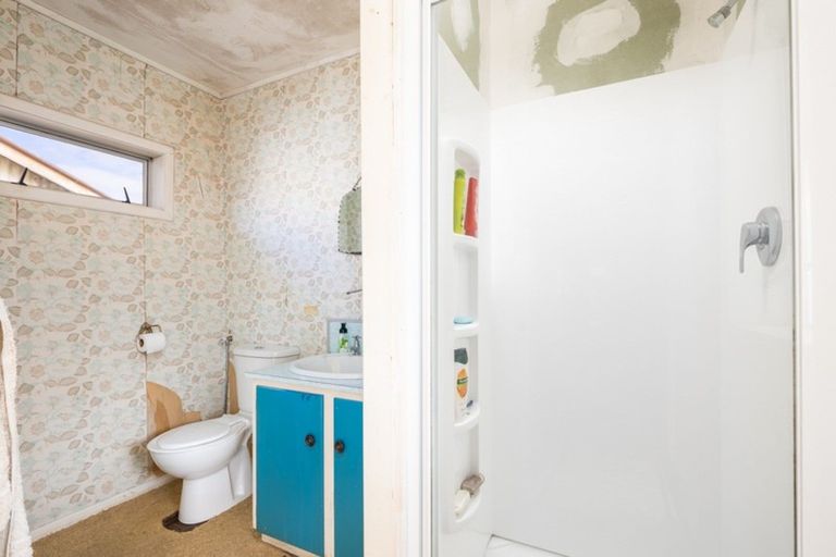 Photo of property in 1 Blake Street, Waitara, 4320