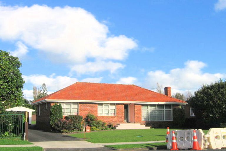 Photo of property in 183 Rangitoto Road, Papatoetoe, Auckland, 2025