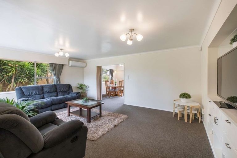 Photo of property in 328 Great South Road, Opaheke, Papakura, 2113