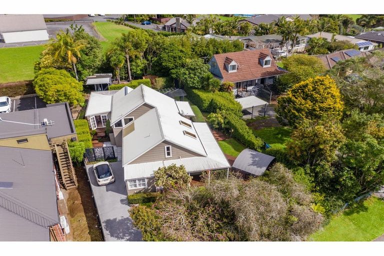 Photo of property in 11 Fairway Drive, Kerikeri, 0230