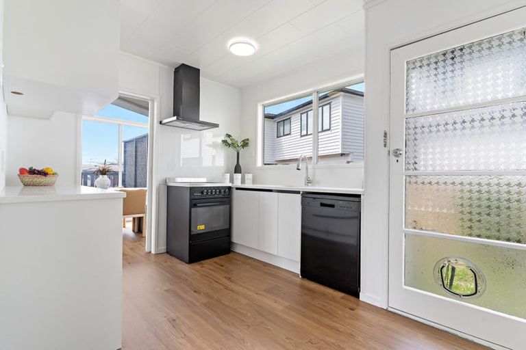 Photo of property in 23 Bellringer Road, Massey, Auckland, 0614