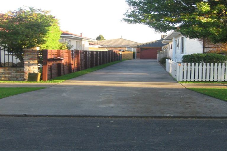 Photo of property in 2/13 Hamilton Road, Papatoetoe, Auckland, 2025