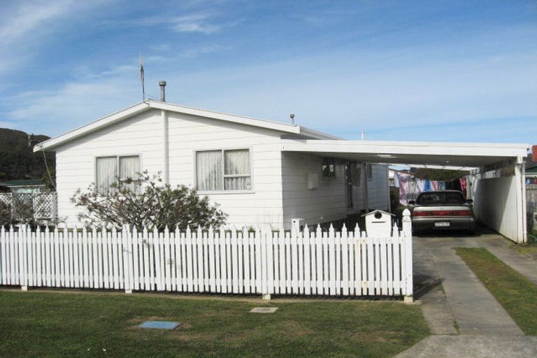 Photo of property in 1 Weymouth Grove, Wainuiomata, Lower Hutt, 5014