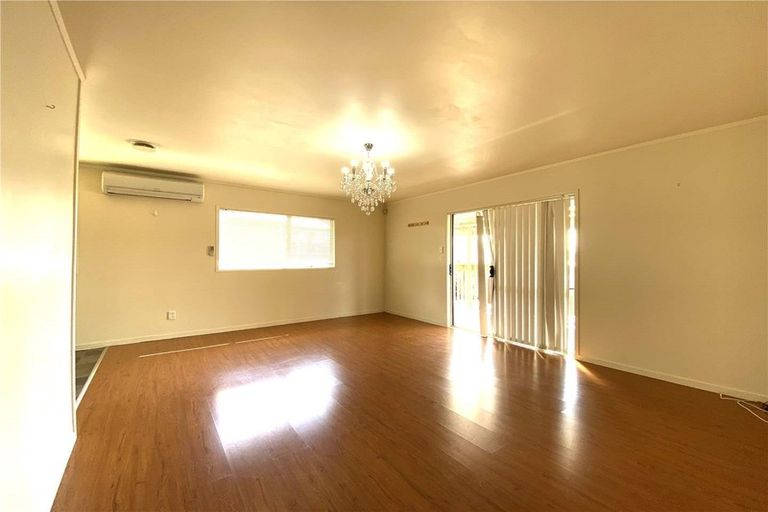 Photo of property in 42a Farwood Drive, Henderson, Auckland, 0612