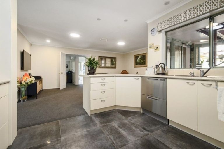 Photo of property in 34 Longford Park Drive, Takanini, 2112