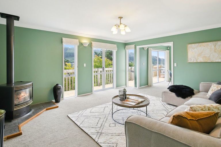 Photo of property in 116 Woodman Drive, Tawa, Wellington, 5028